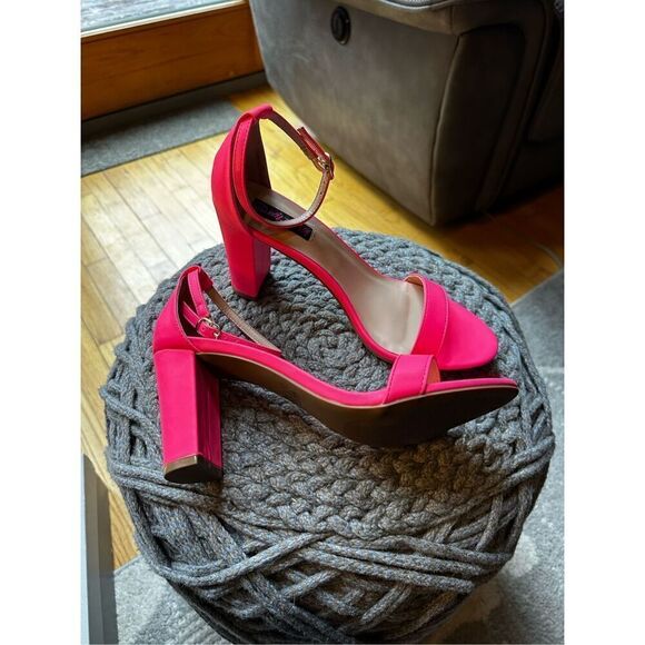 Hot Pink strap block heels. 8.5 Wilddiva - Picture 11 of 11